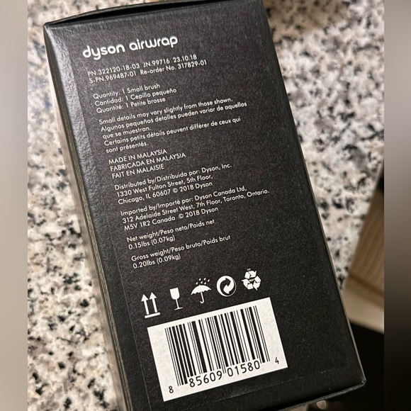 2 NEW Dyson airwrap attachments: pre-styling dryer + small smoothing brush - Picture 5 of 5